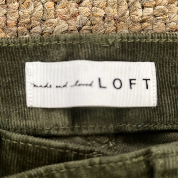 LOFT Hight-Waist Skinny Corduroy Pants in Olive Size 0/25 - Picture 2 of 5
